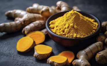 CURCUMA : 10 + 5 BENEFICI CHE RENDONO QUESTA SPEZIA MIRACOLOSA